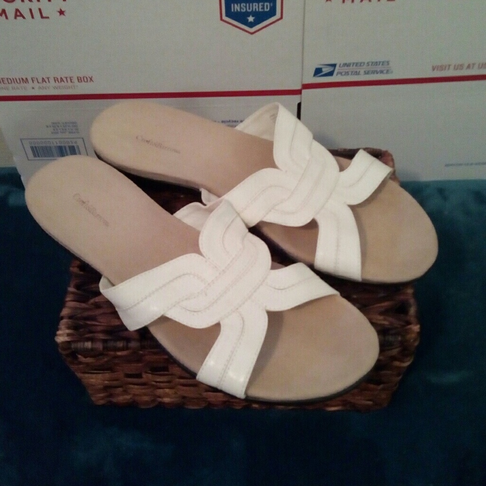 NWOT!! Croft & Barrow white sandals